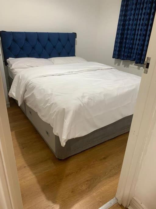 3 Bedroom Home Near Windsor Castle, Legoland, & Heathrow Slough Zewnętrze zdjęcie