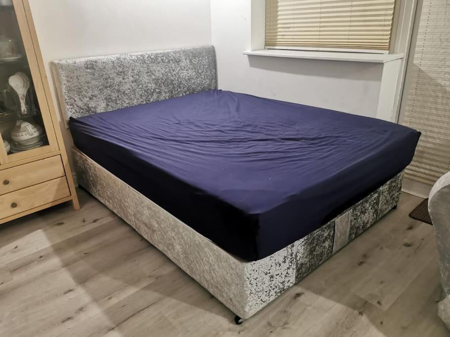 3 Bedroom Home Near Windsor Castle, Legoland, & Heathrow Slough Zewnętrze zdjęcie