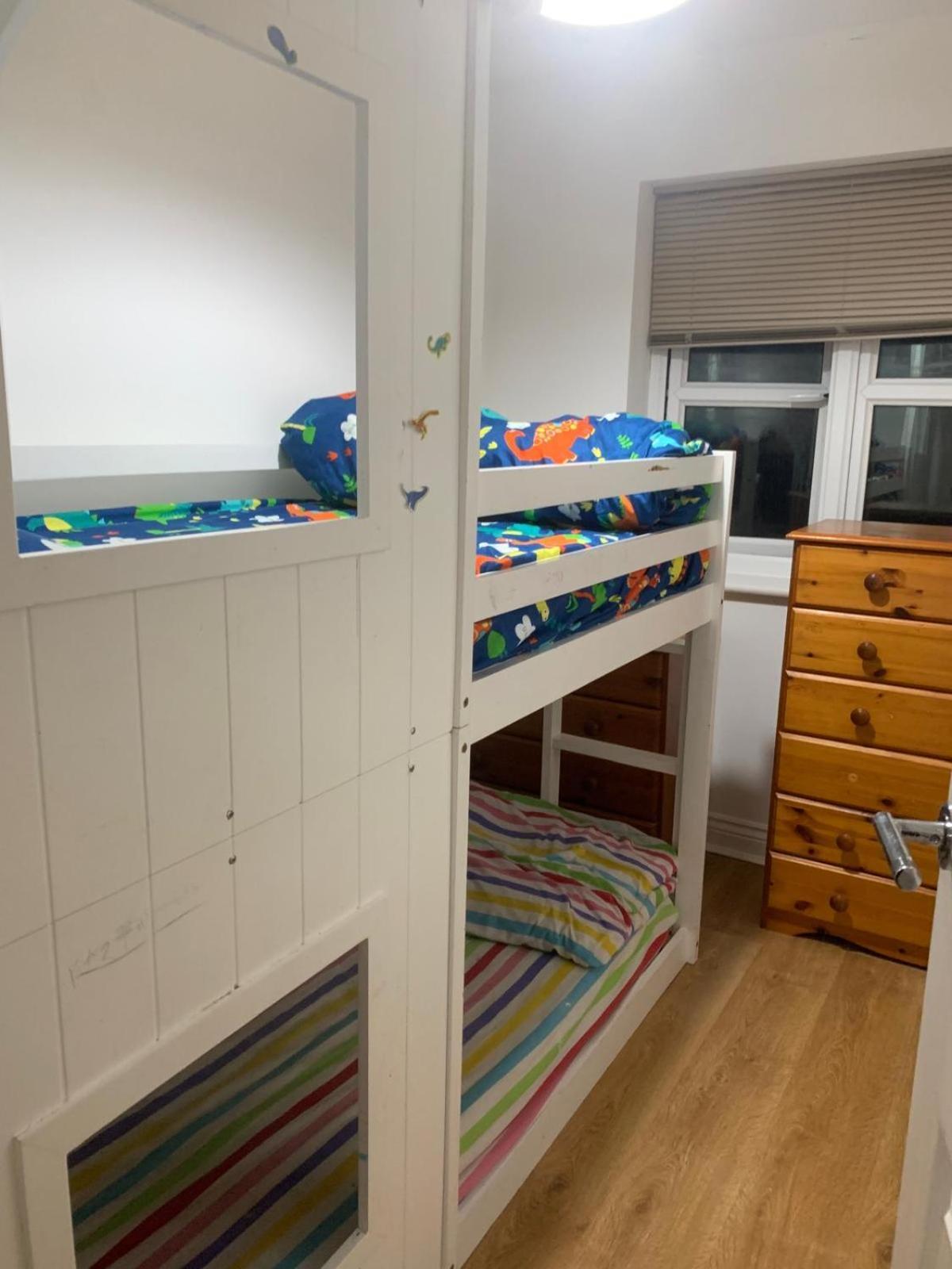 3 Bedroom Home Near Windsor Castle, Legoland, & Heathrow Slough Zewnętrze zdjęcie